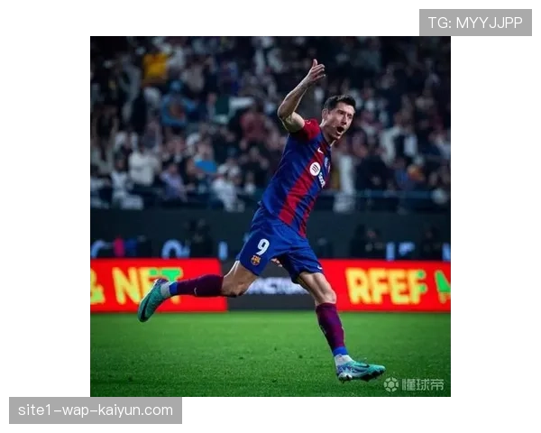 莱万多夫斯基37岁周薪40万欧 巴萨高龄高薪合约面临续约抉择